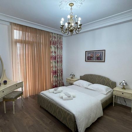 Picasso Apartment Kutaisi Exterior photo